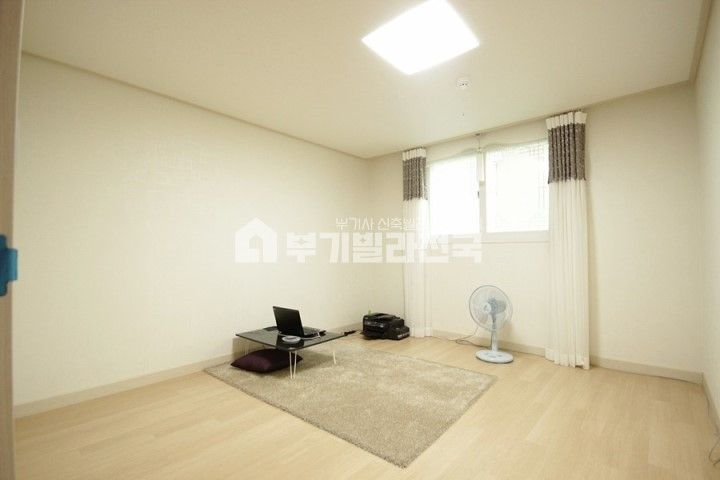 서울 송파구 마천동 ♥성내천변 옆 ♥초등학교 인근 ♥따뜻한 느낌의 쓰리룸입니다 ♥ 분양 매물번호 11369 사진 4