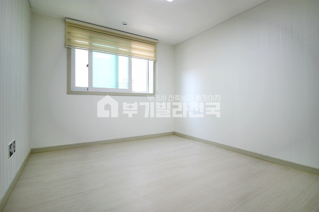 서울 관악구 남현동 사당역 인근 도보이용. 군더더기 없는 깔끔한 디자인. 거실 양창으로 환기 걱정 없는 정남향의 따뜻한 집!! 분양 매물번호 11958 사진 6