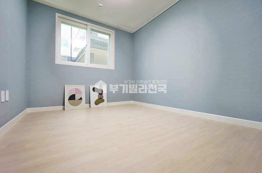 서울 종로구 이화동 『바르다 탁선생!!누구보다 정직하게 대박현장을 안내해드리는 바르다 탁선생!!』 거실양창, 주방 환기창, 층간,벽채 소음방지재 시공으로 작지만 알찬느낌의 3룸 !! 분양 매물번호 11989 사진 6