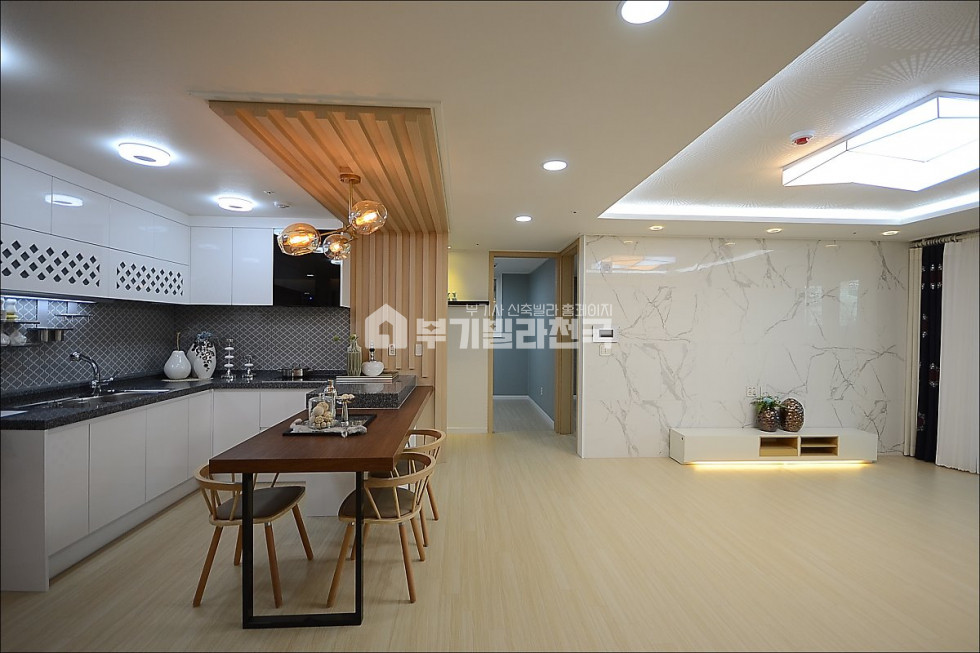 경기 용인수지구 성복동 ◈성복동◈거실 사이즈 대박~~◈ 방크기도 대박~◈ 유일무이 신축 쓰리룸◈ 나만 알고 싶은 집◈ 분양 매물번호 14011 사진 4