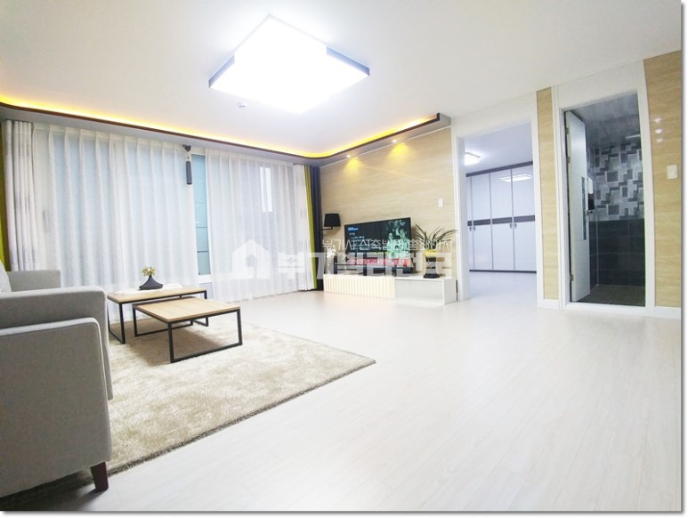 경기 고양시 덕양구 삼송동 ☆ 삼송역에서 도보 6분 ☆ 판상형 아파트 구조 ☆ 천천히 걸어서 3호선 타고 출퇴근하세요 ~☆ 분양 매물번호 12352 사진 1