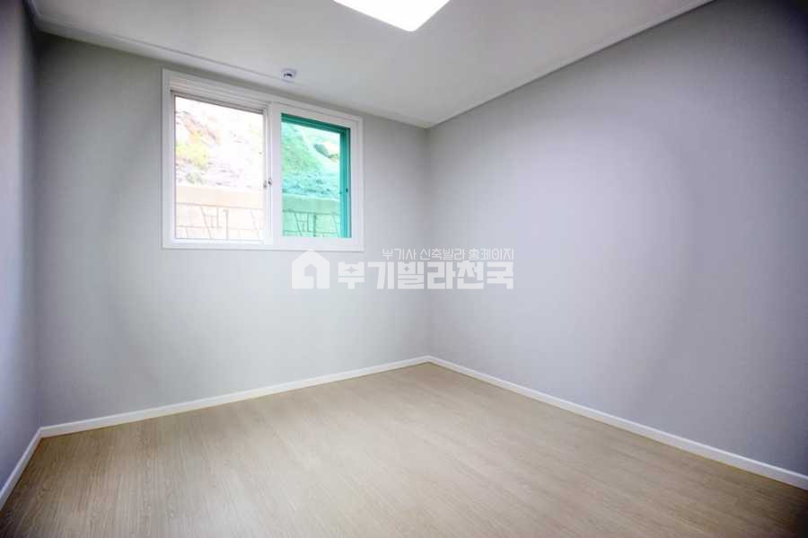 경기 고양시 일산서구 덕이동 ★ 반짝 반짝 눈이 부셔 ~ 채광이 너무 훌륭한 밝은 집 !! 반듯한 구조로 버리는 공간없이 깔끔하게 ~ !! 분양 매물번호 12031 사진 7