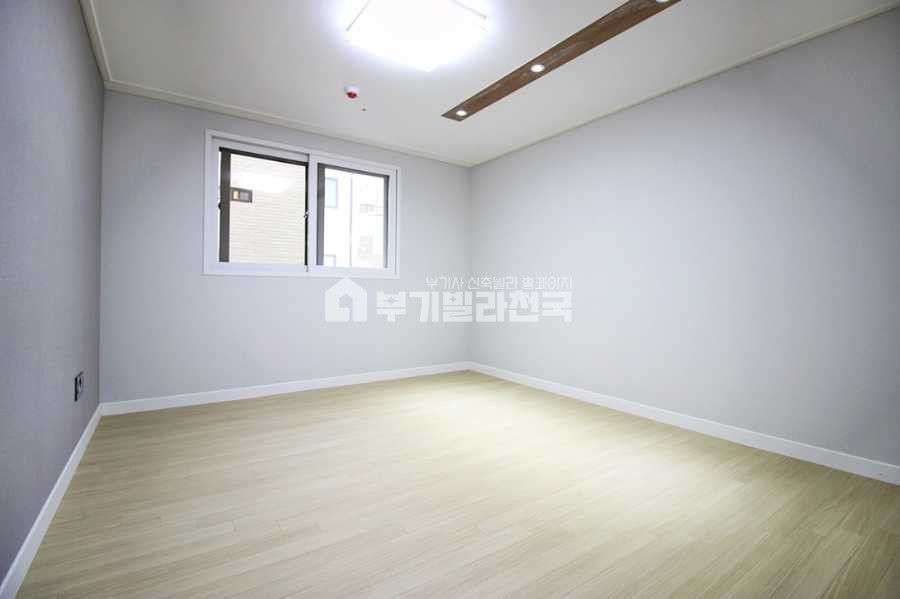경기 고양시 일산동구 풍동 ☆ 풍산역 도보이용가능 / 작은 테라스가 있는 깔끔한 쓰리룸 / 신혼추천!! 분양 매물번호 12018 사진 5