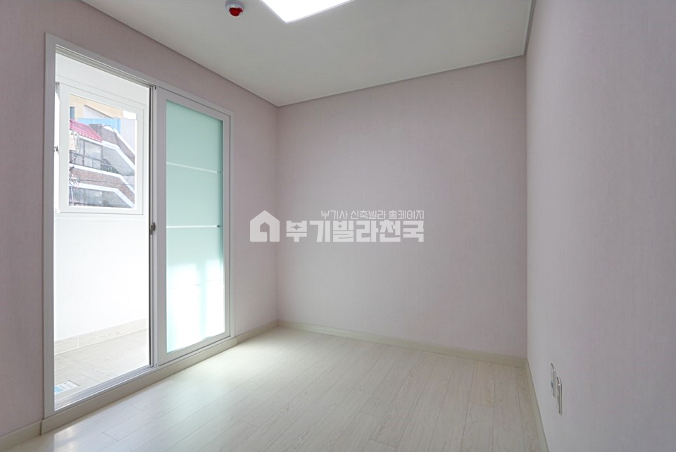 경기 용인수지구 풍덕천동 『고르다 탁선생!! 누구보다 골라골라 대박현장만을 골라드리는 고르다 탁선생!!』 구조, 디자인, 채광, 사이즈 뭐하나 빠지지 않는 3룸!! 분양 매물번호 14345 사진 6