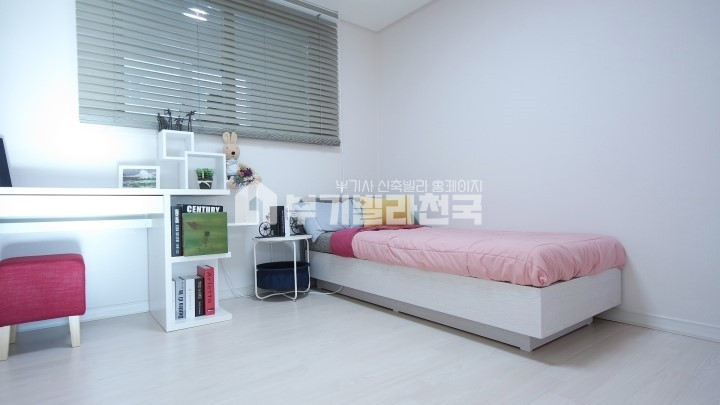 경기 수원영통구 신동 수변공원 인근. 이마트 트레이더스. 카페거리. 대형 인프라를 누릴 수 있는 최고의 입지!! 분양 매물번호 14770 사진 5