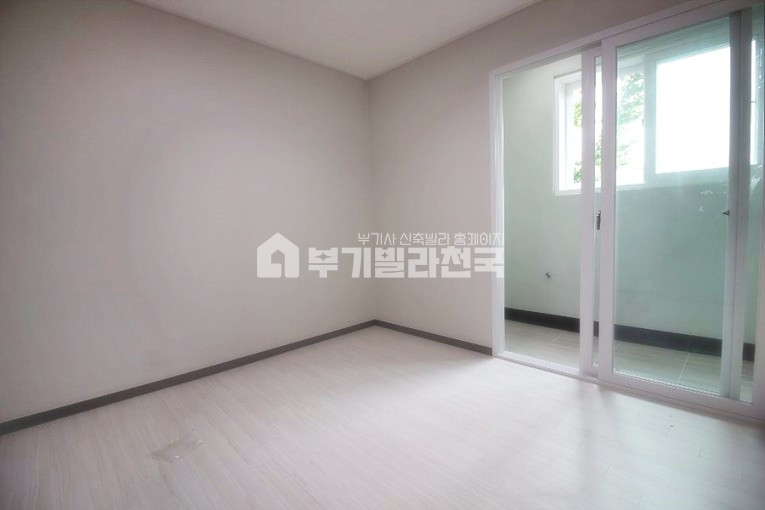 경기 수원팔달구 매교동 폴리싱 바닥, 벽체 포쉐린타일 마감. 완벽한 구조의 3룸 이거 보시면 다른 곳은 눈에도 안들어와요 ~ 분양 매물번호 14773 사진 6