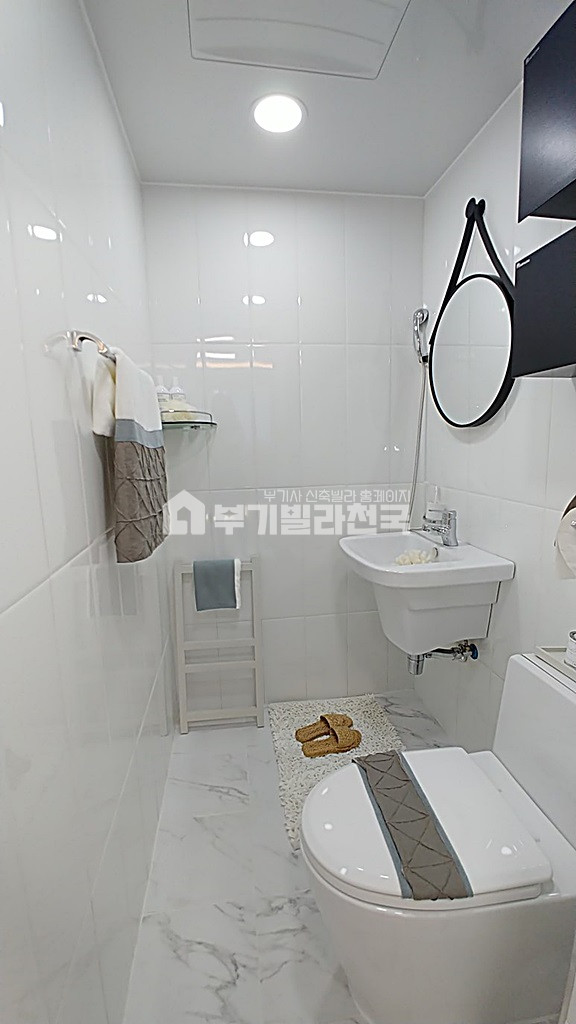 경기 용인수지구 상현동 살다 살다 이런 집은 처음입니다!! 깔끔한 화이트톤으로 마무리한 아파트구조의 3룸!! 분양 매물번호 14774 사진 8