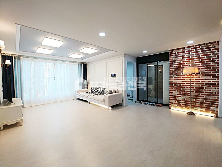 경기 용인기흥구 고매동 럭셔리한 디자인의 환상적인 하모니!! 프리미엄급 자재와 좋은 구조로 모든 고객님들이 만족하세요 ~ 분양 매물번호 14775 사진 1