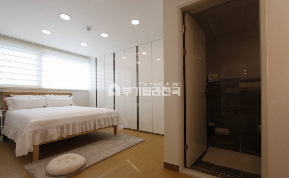 경기 용인수지구 동천동 ◈ 동천동 ◈ 심플한 인테리어의 정남향으로 따사로운 햇살이 가득한 신축 3룸 ◈ 분양 매물번호 15349 사진 4