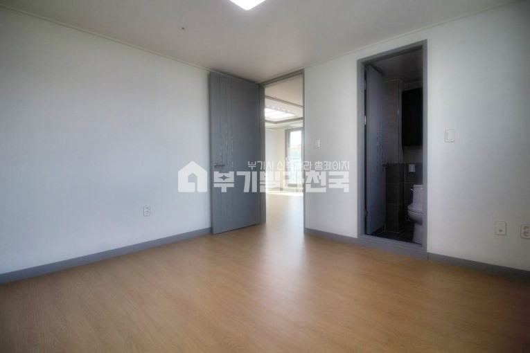 서울 관악구 낙성대동 동작구에 이런 집은 어디에도 없었다!! 지금 바로 연락주세요~!! 깔끔한 구조의 3룸!! 많은 가족도 문제없어요~ 분양 매물번호 15434 사진 4