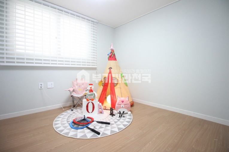 서울 강서구 공항동 ▶ 깔끔한 디자인으로 확실하게 지었습니다. 판상형 구조 정품자재사용으로 AS까지 완벽하게!! ◀ 분양 매물번호 15441 사진 6