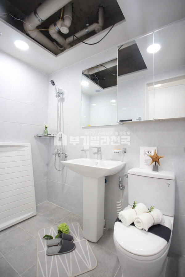 서울 강서구 공항동 ▶ 깔끔한 디자인으로 확실하게 지었습니다. 판상형 구조 정품자재사용으로 AS까지 완벽하게!! ◀ 분양 매물번호 15441 사진 8