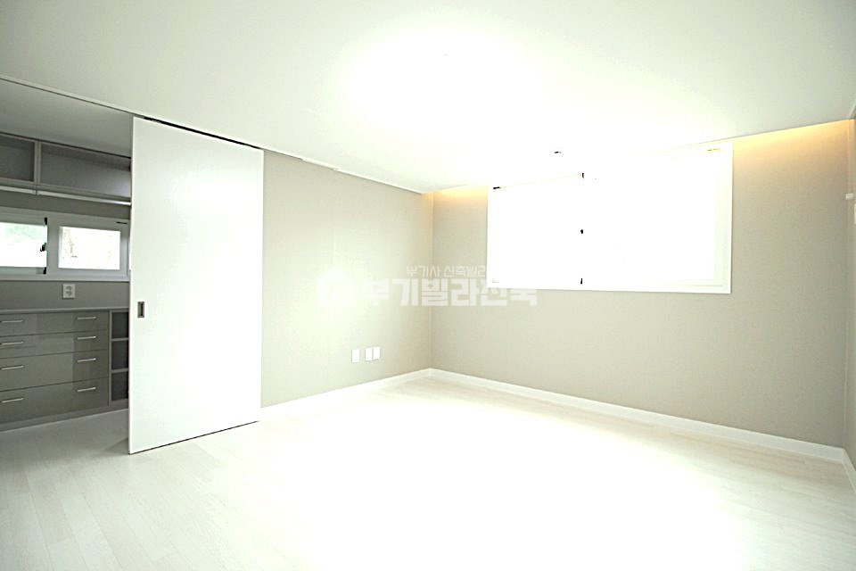 경기 광주시 오포읍 ♥대단지 고급타운하우스♥분당 초근접♥3bay 아파트형 대단지 신축♥깔끔한 인테리어와 채광이 아주 훌륭한 집♥ 분양 매물번호 10386 사진 4