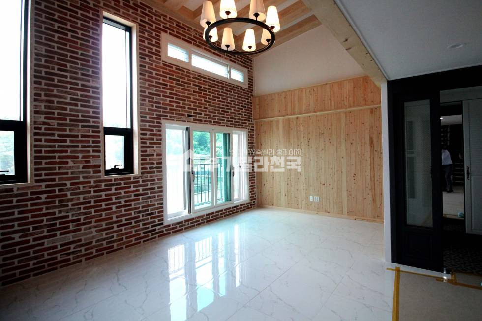 경기 파주시 교하동 ◈ 교하동 에스닉한 인테리어 신축 4룸 ◈ 복층은 아이들 놀이방이나 공부방으로~ ◈ 부담 없이 문의 주세요^^ ◈ 분양 매물번호 15521 사진 2